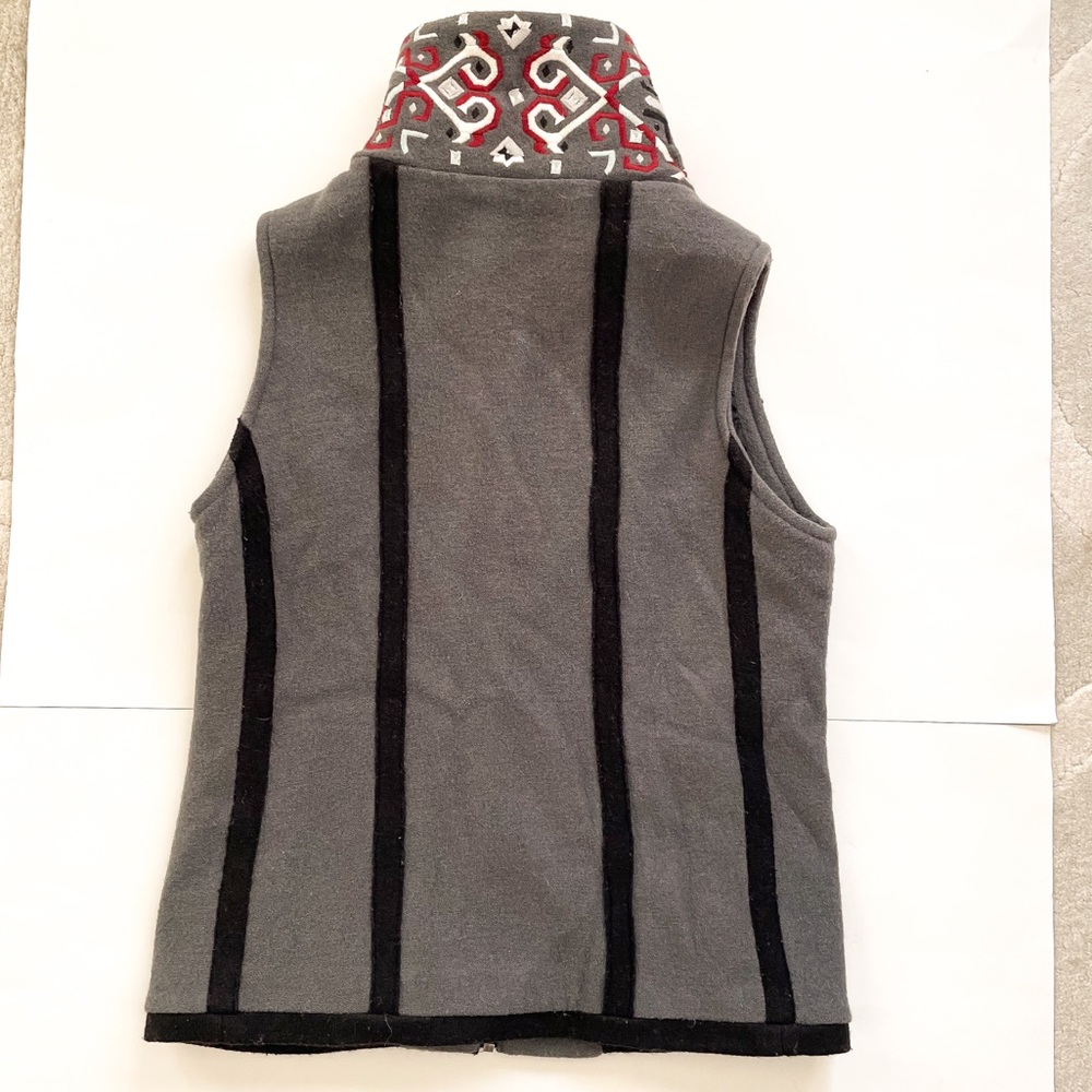 Icelandic Design Gray Wool Vest Women Size Small - Picture 10 of 16